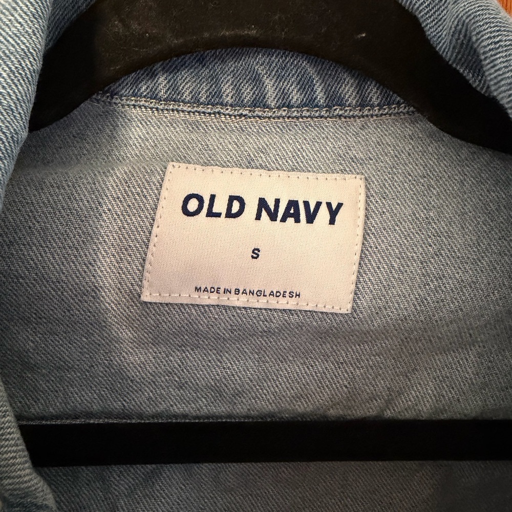 Old Navy Light Blue Denim Jacket - Classic Collared Style - Picture 3 of 3
